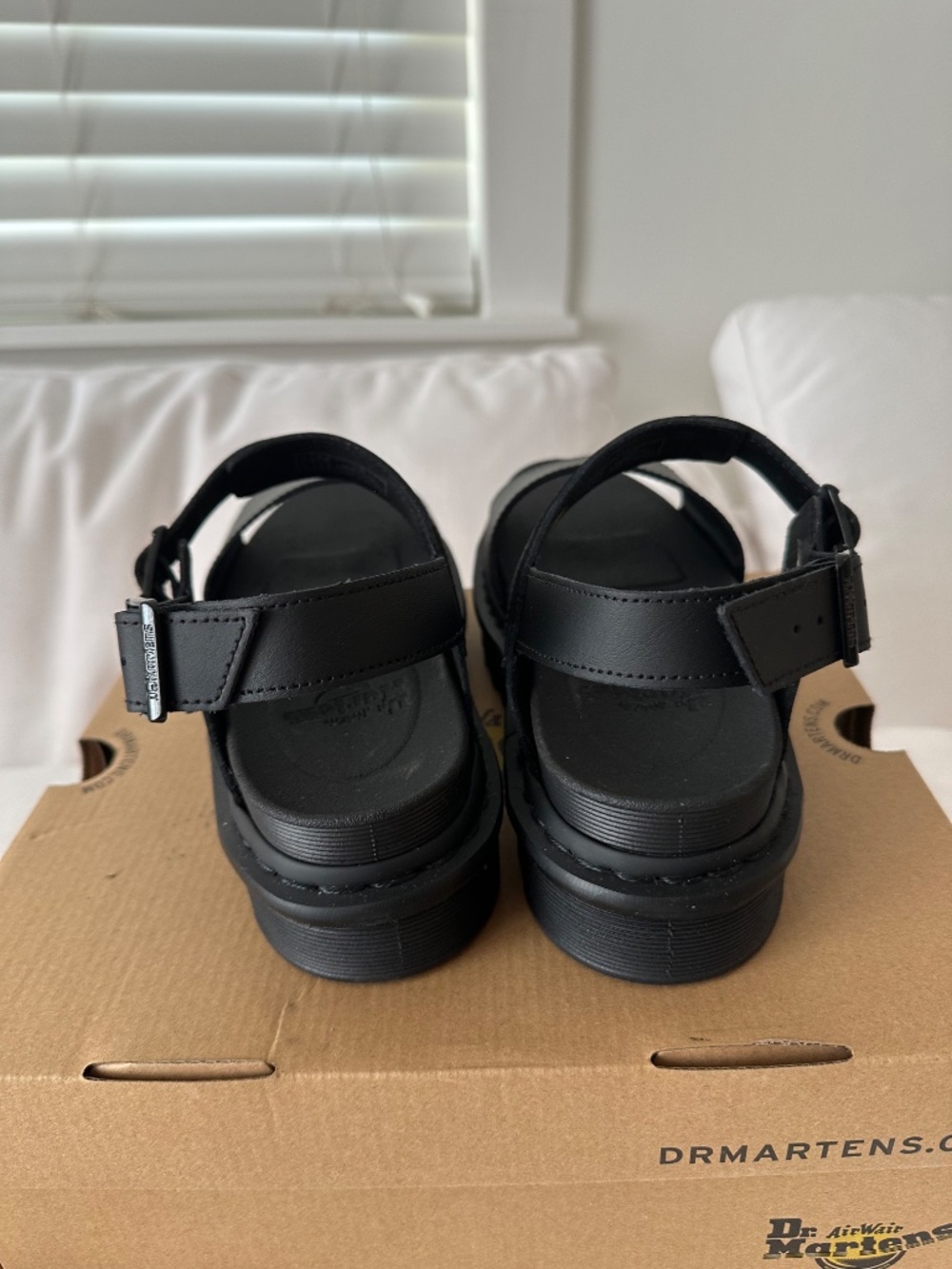 NWT Dr Martens Voss Hydro Black Leather Strap Platform Sandals Size 9 New In Box - Picture 7 of 16
